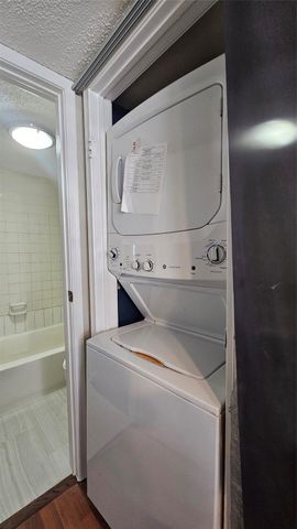 2750 Holly Hall Street 1811, Houston, TX 77054