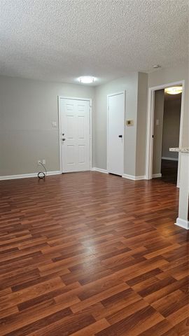 2750 Holly Hall Street 1811, Houston, TX 77054