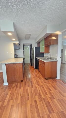 2750 Holly Hall Street 1811, Houston, TX 77054