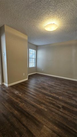 2750 Holly Hall Street 1811, Houston, TX 77054