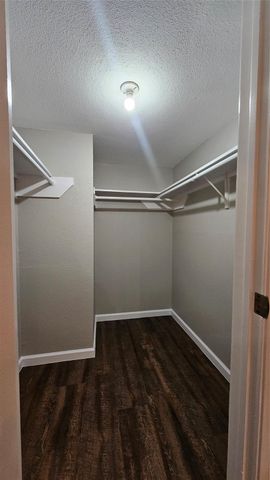 2750 Holly Hall Street 1811, Houston, TX 77054