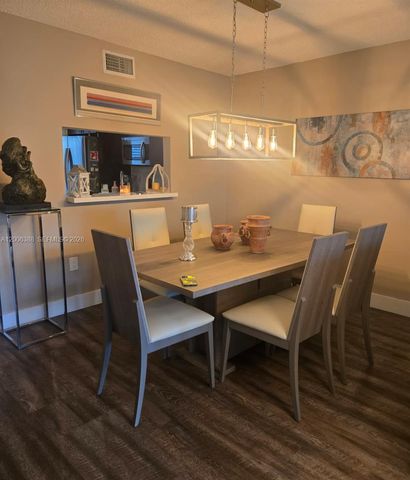 1100 Colony Point Cir 421, Pembroke Pines, FL 33026