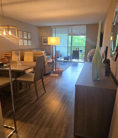 1100 Colony Point Cir 421, Pembroke Pines, FL 33026