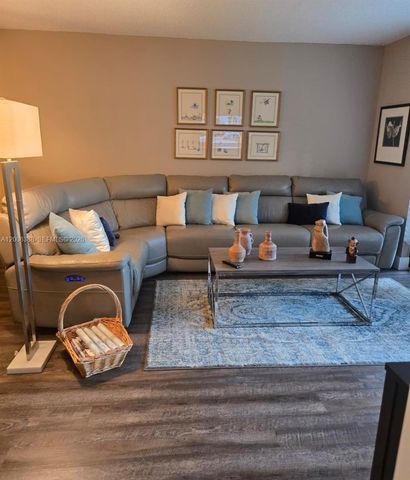 1100 Colony Point Cir 421, Pembroke Pines, FL 33026