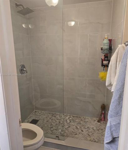 1100 Colony Point Cir 421, Pembroke Pines, FL 33026