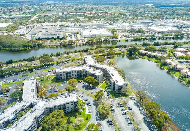 1100 Colony Point Cir 421, Pembroke Pines, FL 33026