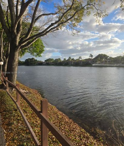 1100 Colony Point Cir 421, Pembroke Pines, FL 33026