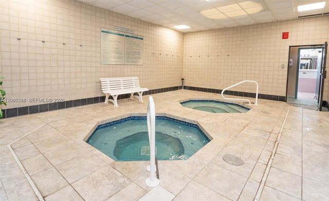 1100 Colony Point Cir 421, Pembroke Pines, FL 33026