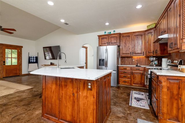 891 County Road 3592, Paradise, TX 76073
