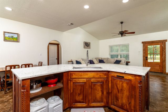 891 County Road 3592, Paradise, TX 76073