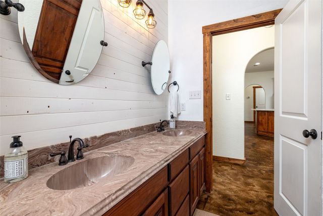 891 County Road 3592, Paradise, TX 76073