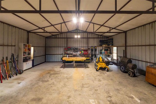 891 County Road 3592, Paradise, TX 76073