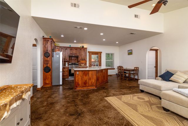 891 County Road 3592, Paradise, TX 76073