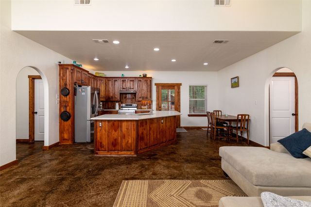 891 County Road 3592, Paradise, TX 76073
