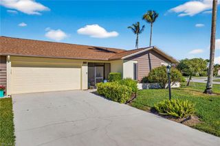 303 Reynolds CT # M16, Naples, FL 34112