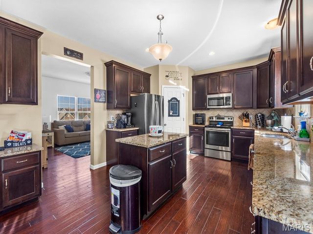 4026 Amberleigh Parkway, Imperial, MO 63052