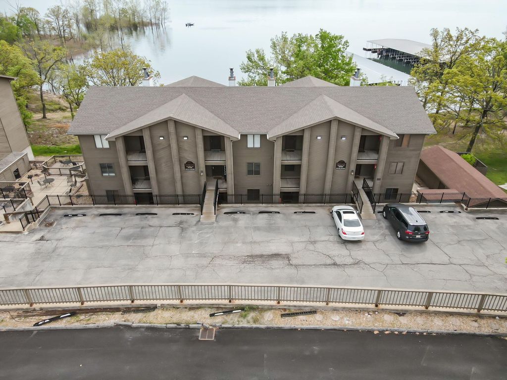 429 E Chinquapin Circle 504, Indian Point, MO 65616