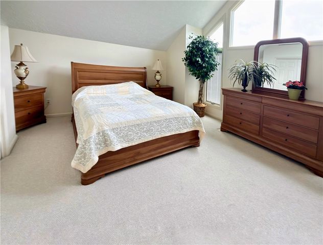 139 St Thomas Dr, Patterson Twp, PA 15010
