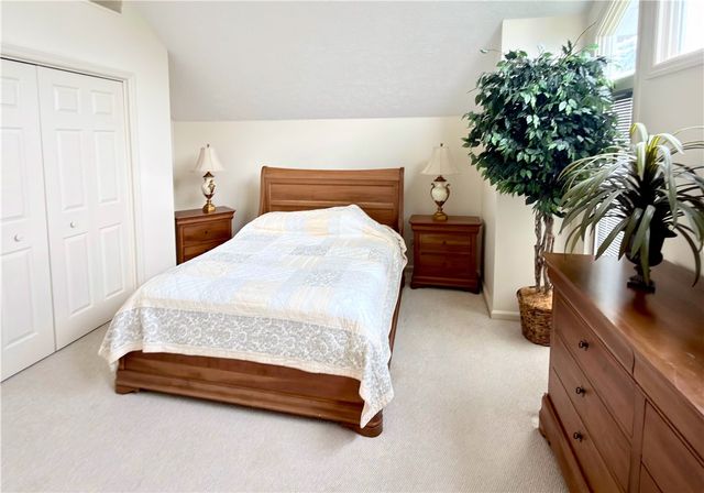 139 St Thomas Dr, Patterson Twp, PA 15010