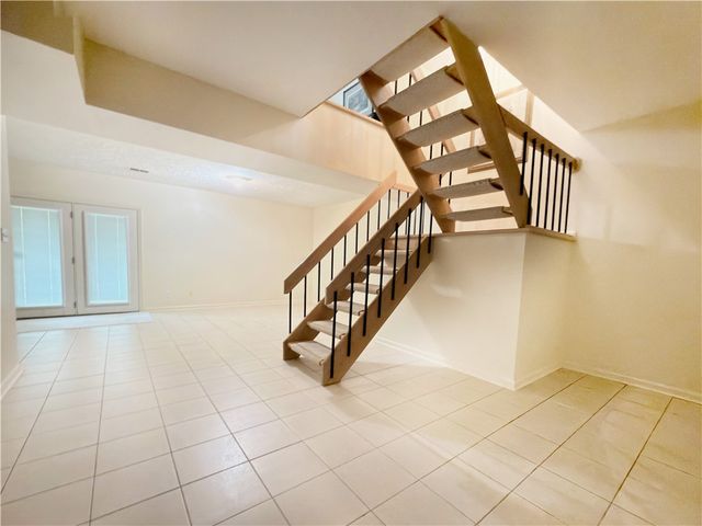 139 St Thomas Dr, Patterson Twp, PA 15010