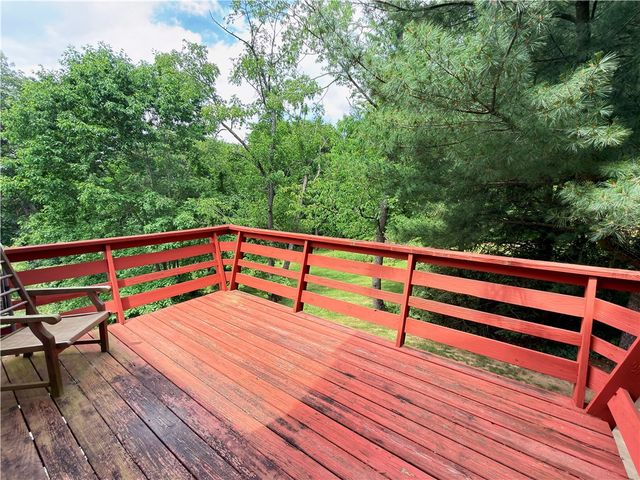139 St Thomas Dr, Patterson Twp, PA 15010