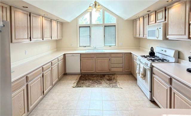 139 St Thomas Dr, Patterson Twp, PA 15010