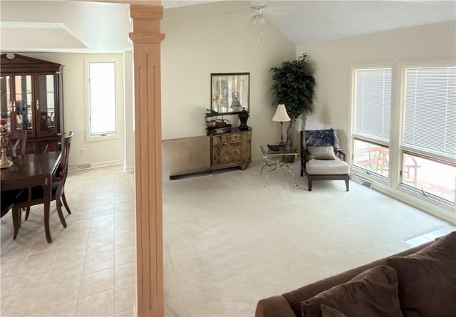 139 St Thomas Dr, Patterson Twp, PA 15010