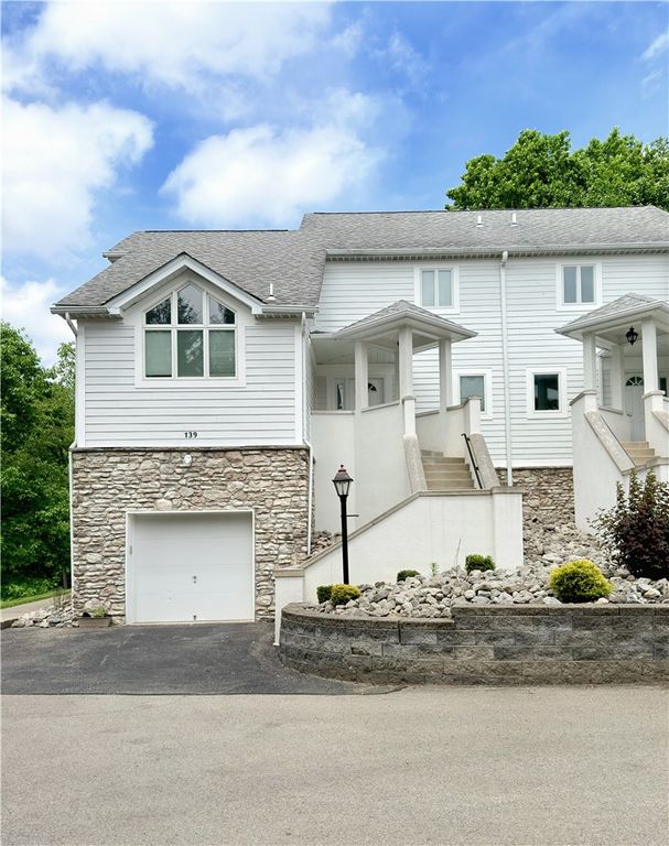 139 St Thomas Dr, Patterson Twp, PA 15010