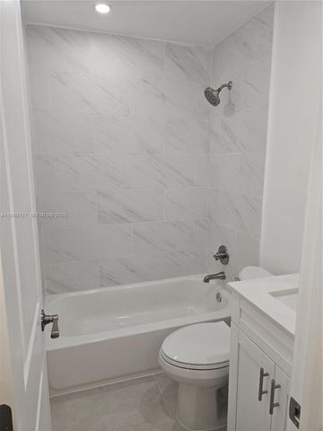 9716 Hammocks Blvd 201, Miami, FL 33196