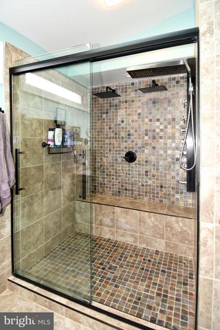 6819 LAVANT DR, Springfield, VA 22152