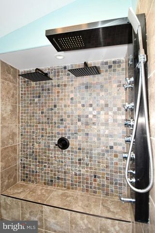 6819 LAVANT DR, Springfield, VA 22152