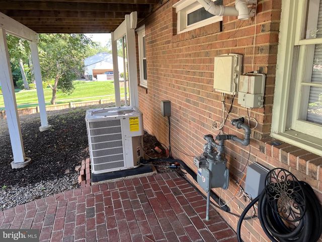 6819 LAVANT DR, Springfield, VA 22152