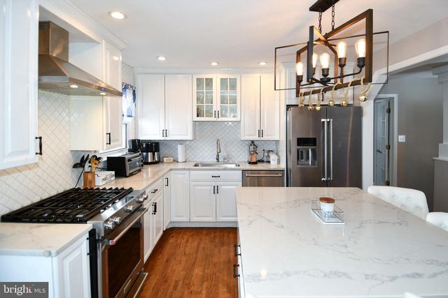 6819 LAVANT DR, Springfield, VA 22152