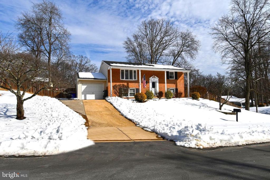 6819 LAVANT DR, Springfield, VA 22152