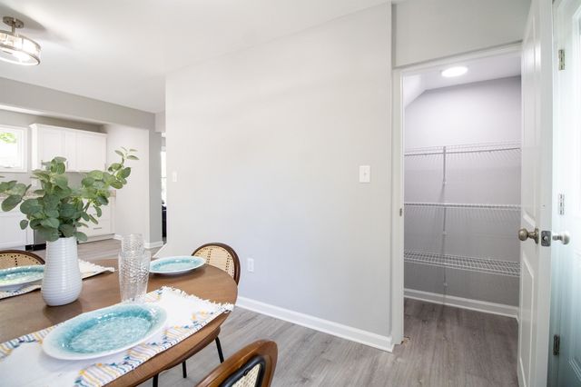 1421 ASHBY ST, Staunton, VA 24401