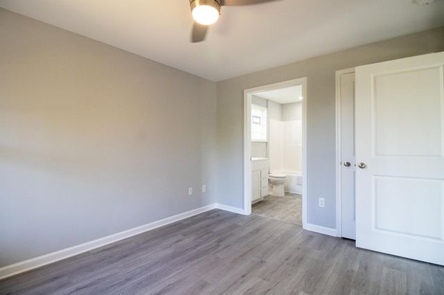 1421 ASHBY ST, Staunton, VA 24401