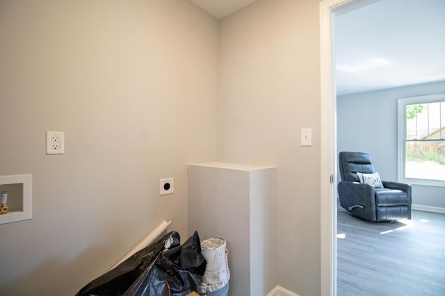 1421 ASHBY ST, Staunton, VA 24401