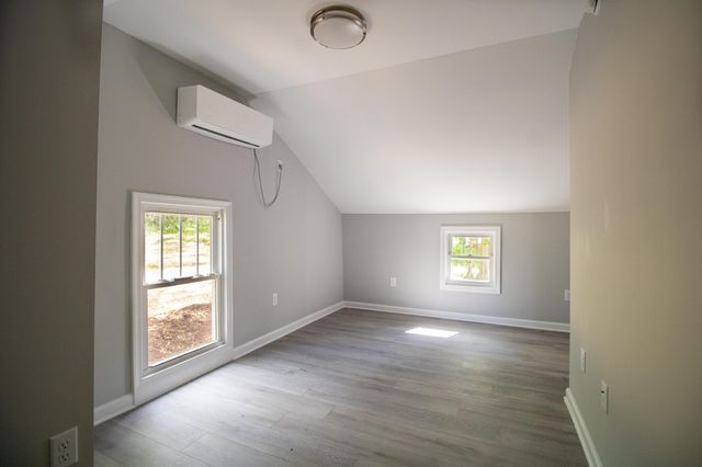 1421 ASHBY ST, Staunton, VA 24401