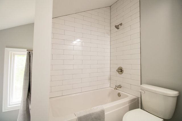 1421 ASHBY ST, Staunton, VA 24401