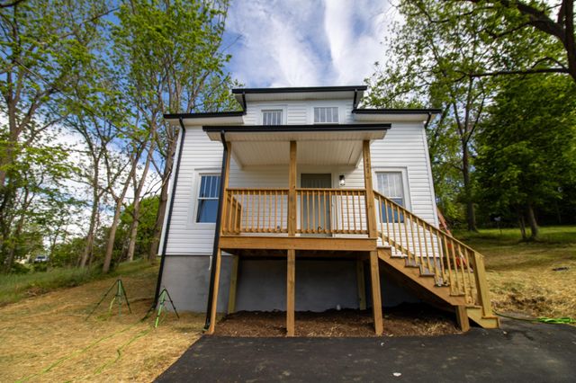 1421 ASHBY ST, Staunton, VA 24401