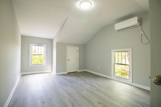1421 ASHBY ST, Staunton, VA 24401