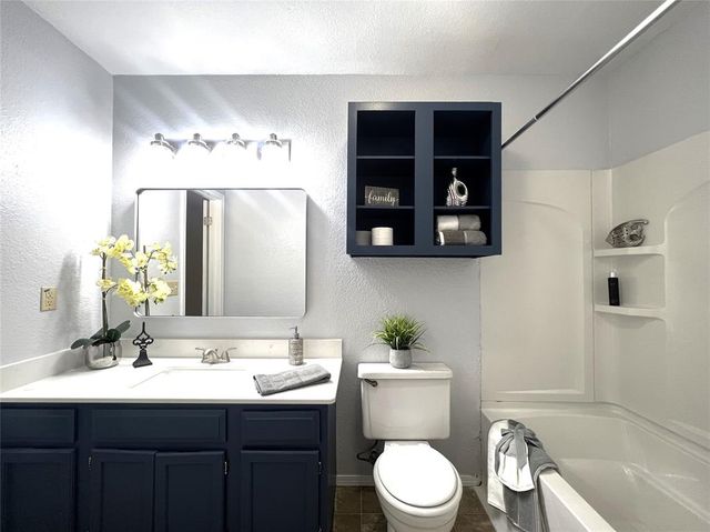 421 Dauphin Avenue, Edmond, OK 73034