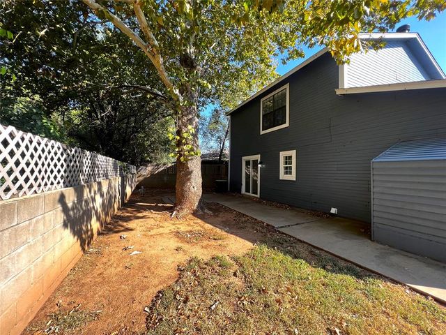 421 Dauphin Avenue, Edmond, OK 73034