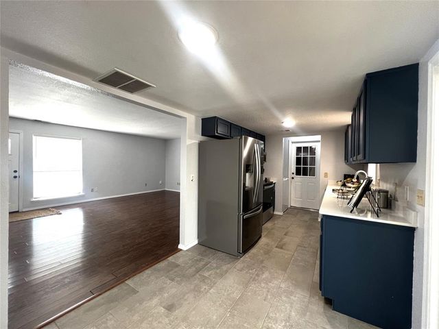 421 Dauphin Avenue, Edmond, OK 73034