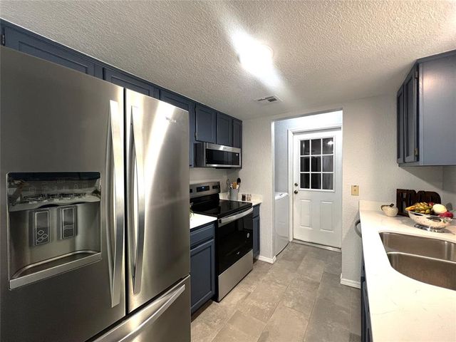 421 Dauphin Avenue, Edmond, OK 73034