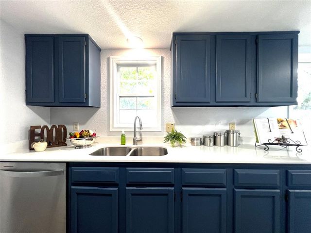 421 Dauphin Avenue, Edmond, OK 73034