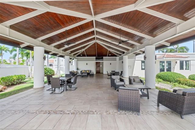 740 MAR DE BENGAL 740, Dorado, PR 00646