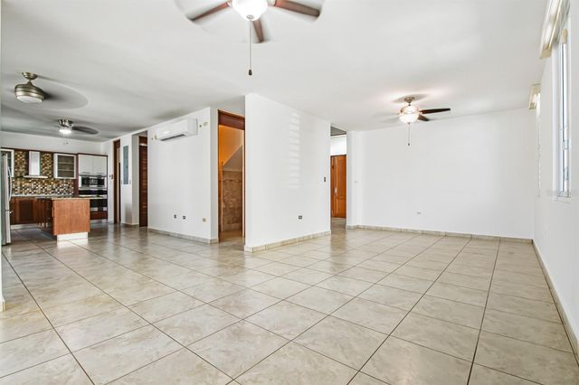 740 MAR DE BENGAL 740, Dorado, PR 00646