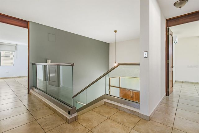 740 MAR DE BENGAL 740, Dorado, PR 00646