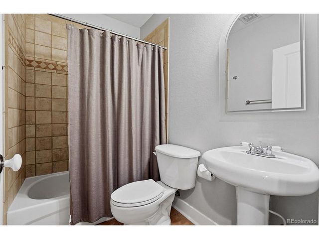 8608 E 25th Dr, Denver, CO 80238